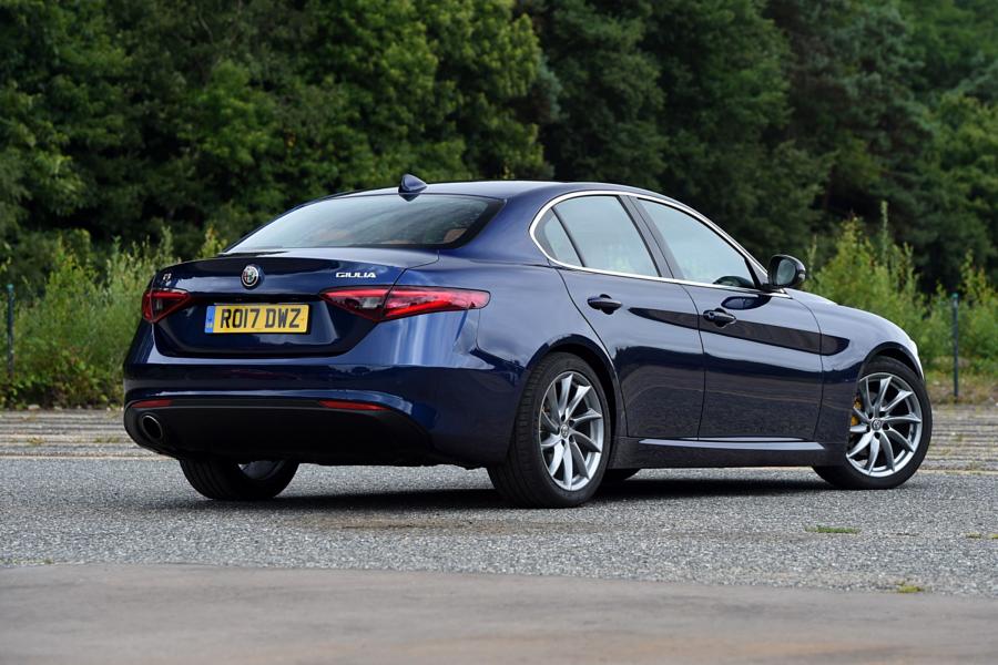 Alfa Romeo Giulia Q2 (952) 2016 года  (UK) (фото 36 из 43)